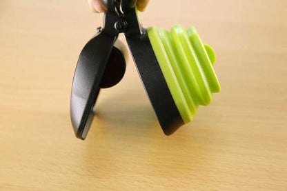 Foldable Pooper Scooper